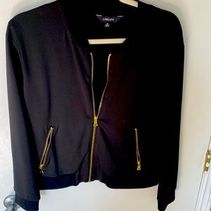 NEW NEVER WORN BLACK LIGHTWEIGHT JACKET WITH GOLD ZIPPERS SIZE M